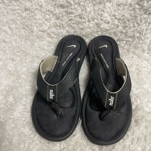 Nike comfort Footbed Black & white thong sandals SZ9